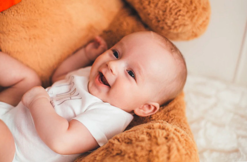 10 прости дейности, с които да се занимават бебето и малкото дете