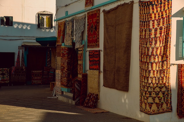 Изследване на регионалните вариации на персийските килими: от Табриз до Кашан и отвъд